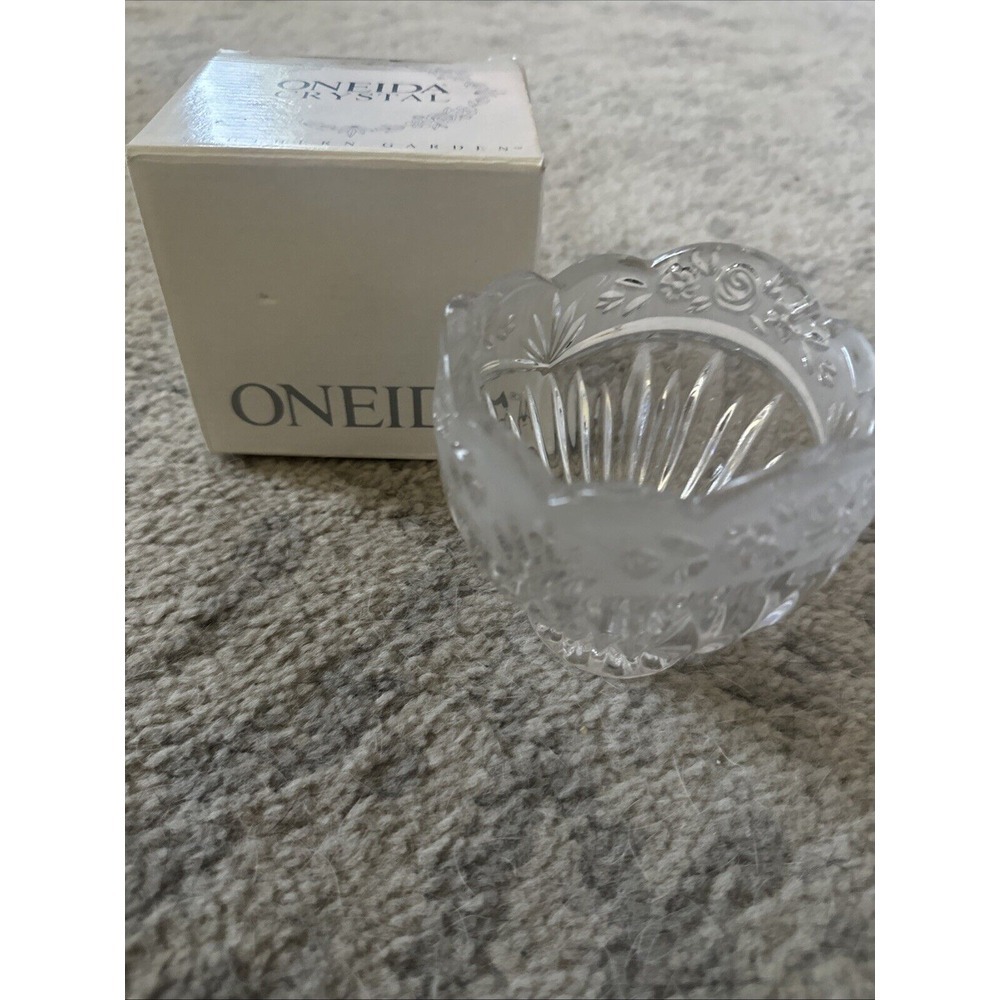 Oneida Crystal "Southern Garden" 4"‎ Votive w/ Candle - NEW IN BOX